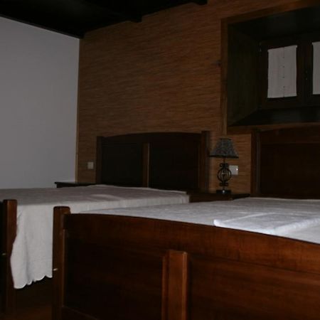 Abrigo De Montanha Villa Montalegre Exteriör bild